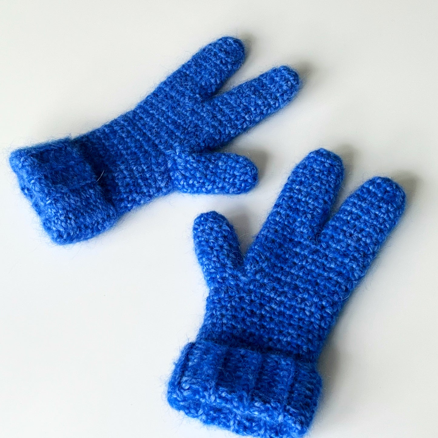 Alien Mittens (PDF pattern)